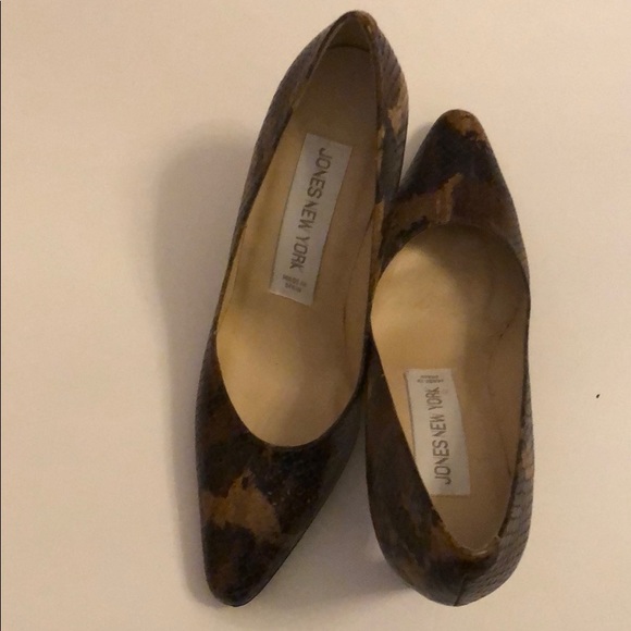 Jones New York shoes. Snake skin color brown 7 1/2 - Picture 4 of 6